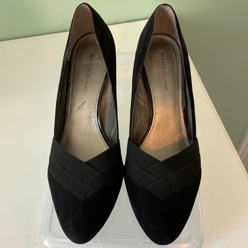 Black faux suede pumps, non-slip!